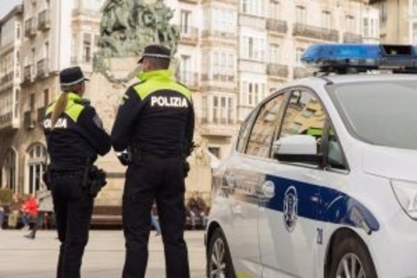 Detenido en Vitoria-Gasteiz un okupa atrincherado con un cuchillo, tras agredir a un hombre en la calle