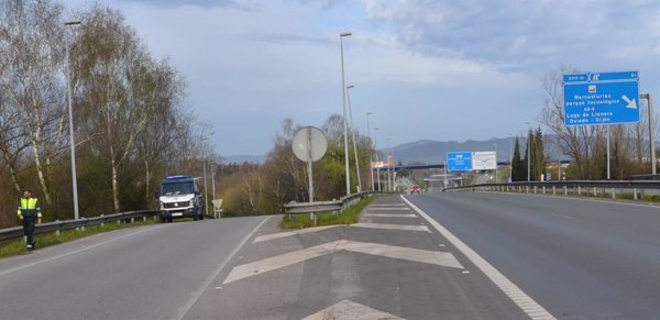 Investigado un conductor que circuló en sentido contrario tratando de escapar de la Guardia Civil en Llanera (Asturias)