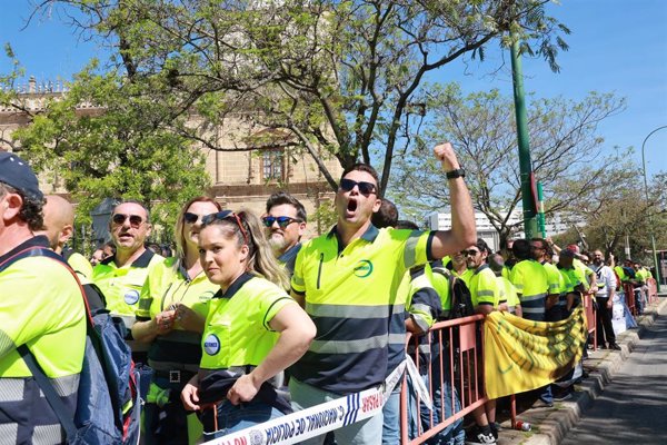 El comité de huelga convoca a los trabajadores de la planta de Cádiz de Acerinox a una asamblea este sábado