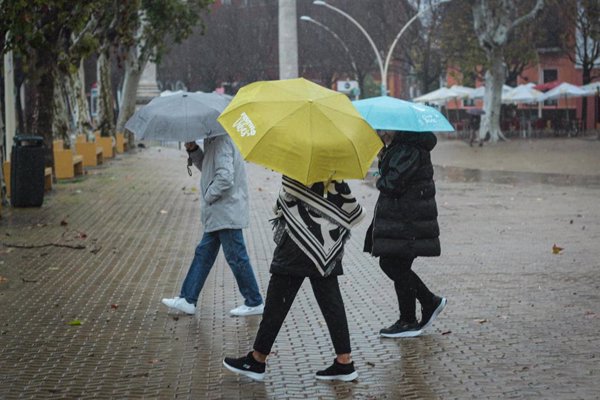 La Aemet activa este sábado el aviso por tormentas en Córdoba, Huelva y Sevilla, y por lluvia en Granada y Jaén