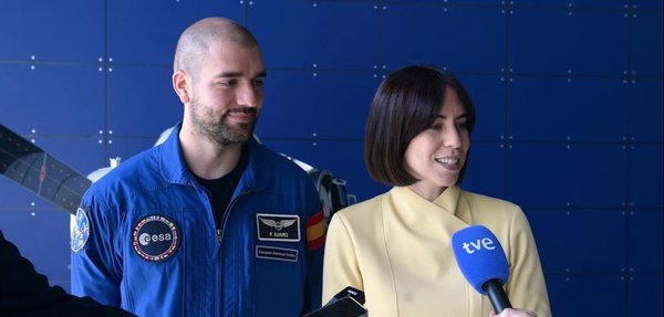 Morant celebra la graduación del astronauta Pablo Álvarez: 