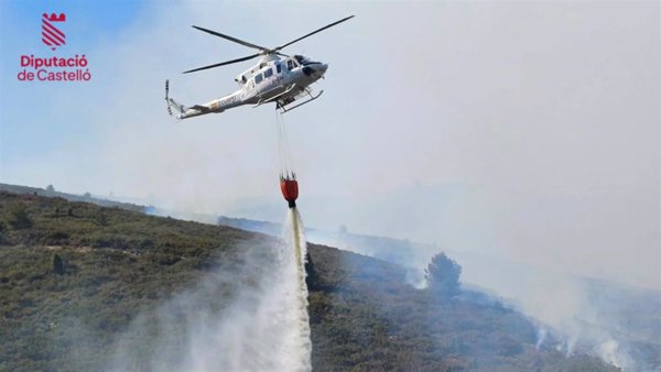 Movilizados medios aéreos y terrestres a tres incendios forestales en Carlet, Onda y Cabanes (C.Valenciana)