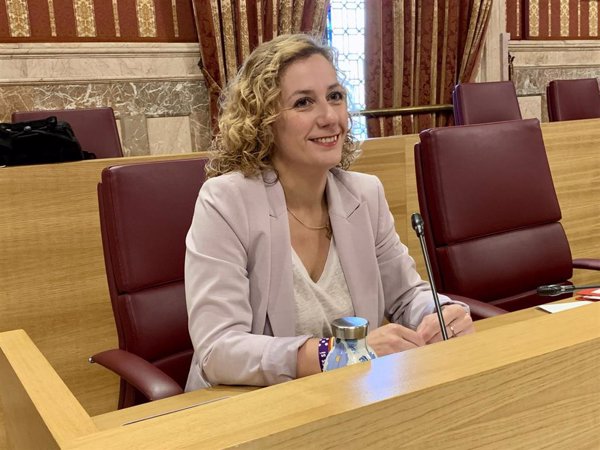 Con Podemos-IU pide a alcalde Sevilla que suspenda la consulta de la Feria por 