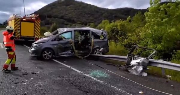 Una menor resulta herida tras volcar su vehículo en la autovía A-8, en Liendo (Cantabria)