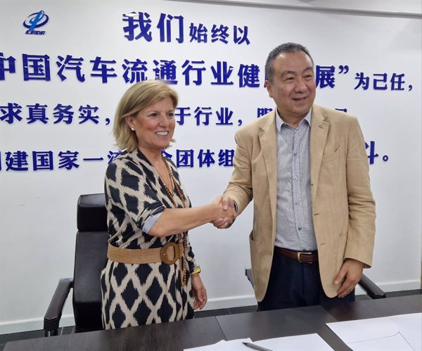 Faconauto y CADA, la patronal china de los concesionarios, firman un acuerdo de colaboración