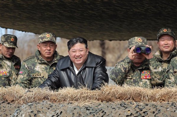 Corea del Norte tilda de 