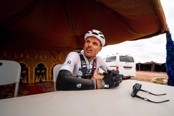 Luis León Sánchez conquista la segunda etapa de la Skoda Titan Desert Morocco y asciende al liderato