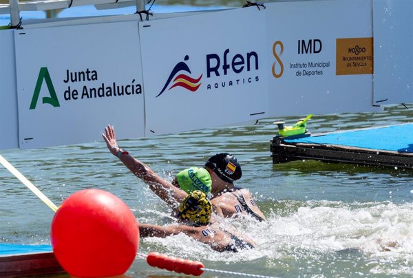 Guillem Pujol y Ángela Martínez, campeones de España de aguas abiertas