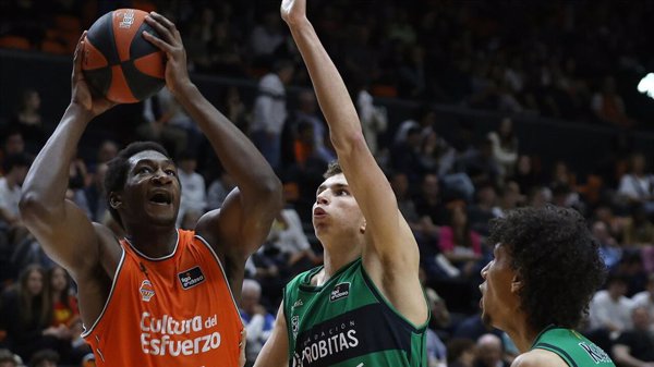 (Crónica) El Valencia Basket ata los 'playoffs' ante un Joventut que no reacciona