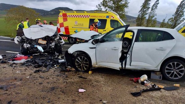 Muere un bebé y otras cinco personas heridas graves en un accidente de tráfico en la N-232 en Foncea (La Rioja)