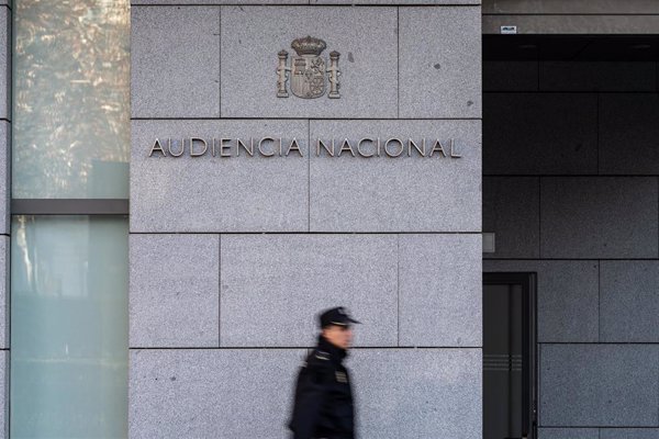 Juez rechaza recurso del expresidente del Popular Ángel Ron y confirma que irá a juicio por presunta estafa a inversores
