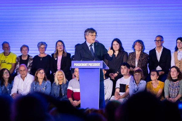 Puigdemont llama a movilizar esta semana a indecisos y a los que se plantean no votar