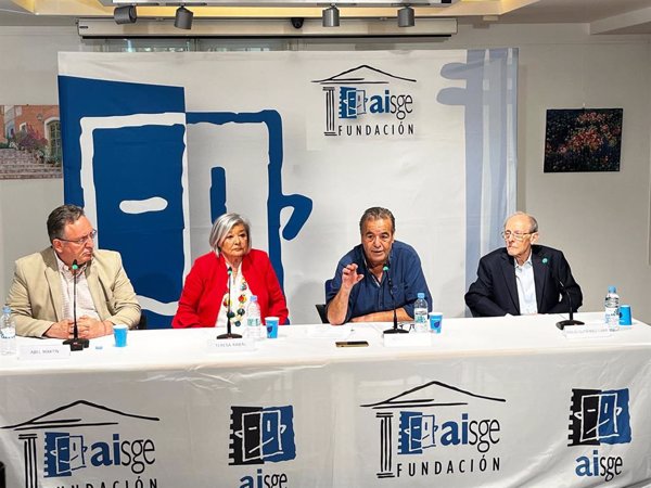 Hijos de Paco Rabal y Asunción Balaguer entregarán más de 5.700 firmas contra la retirada de sus nombres en Alpedrete