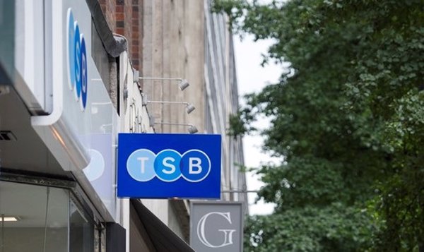 TSB (Sabadell) cerrará 36 oficinas y despedirá a 250 trabajadores como parte de su plan de ajuste