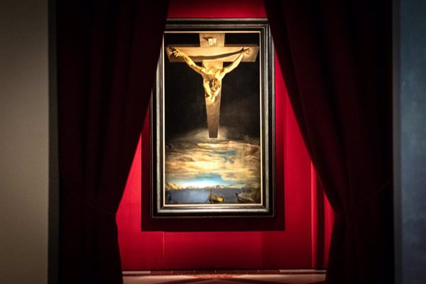 El Cristo de Dalí podrá verse desde el lunes en Roma junto al dibujo de San Juan de la Cruz que inspiró al artista