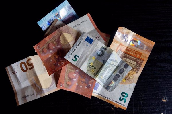 Denaria apoya la postura del Parlamento Europeo de limitar a 10.000 euros los pagos en efectivo