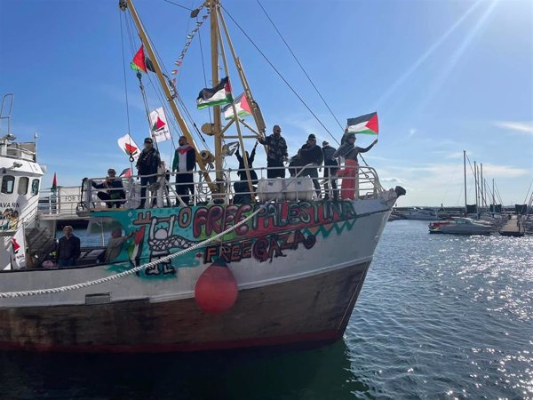 Un barco de la 'Flotilla de la Libertad' para en Malmo para protestar por la presencia de Israel en Eurovisión