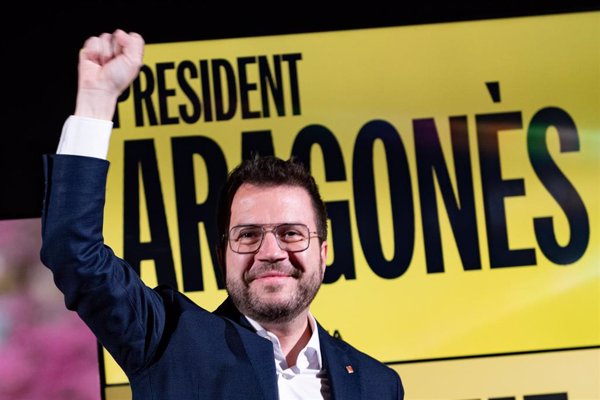 Aragonès afea que Junts pida unidad pero que quisiera pactar una moción de censura con el PSC