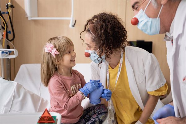 Payasos de hospital de España se federan para reivindicar la integración profesional del humor en la atención sanitaria