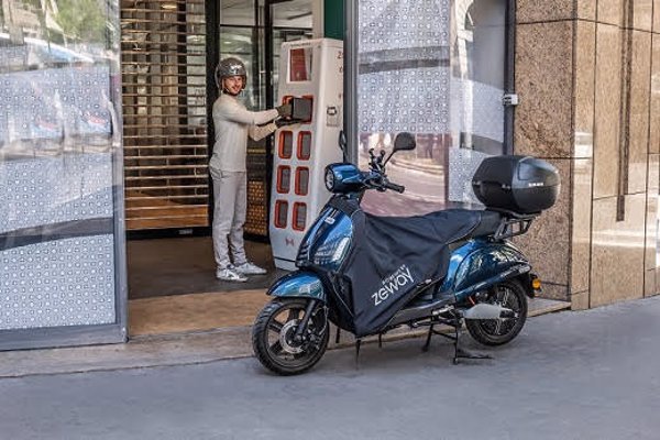 Zeway lanza en España su servicio de alquiler de motos eléctricas