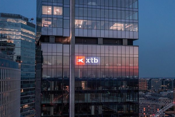 El bróker XTB y VanEck firman una alianza para promover la inversión en fondos cotizados (ETF)