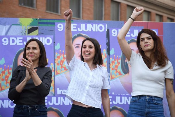 Montero arranca la campaña reivindicando a Podemos frente al bipartidismo: 