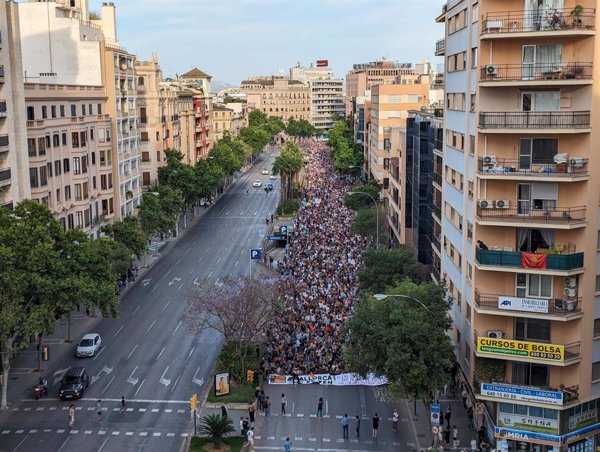Miles de personas reivindican en Palma 