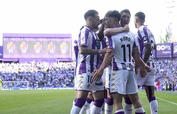 (Crónica) El Real Valladolid sube a Primera con dos goles en el descuento