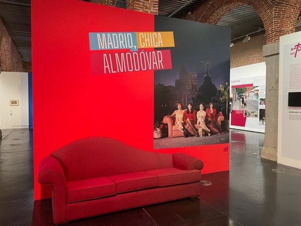 Madrid se convierte en una chica Almodóvar en Condeduque con una exposición con más de 200 fotografías de 23 películas