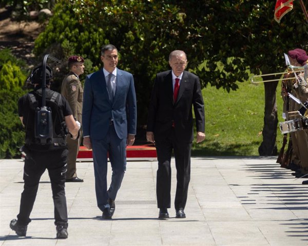 Sánchez recalca ante Erdogan que la batería Patriot en Turquía permanecerá 