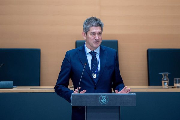 David Quirós (PSC), investido nuevo alcalde de L'Hospitalet de Llobregat (Barcelona)