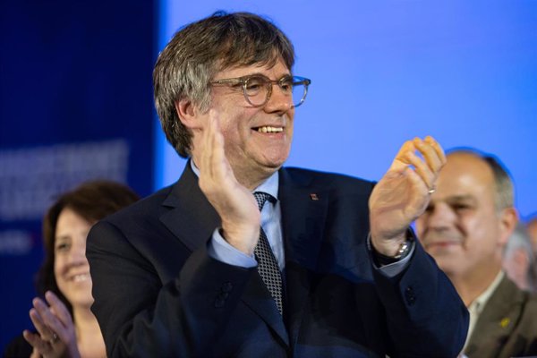 Puigdemont responde a Le Pen que plantará cara a intentos de impedirle la libertad de movimientos