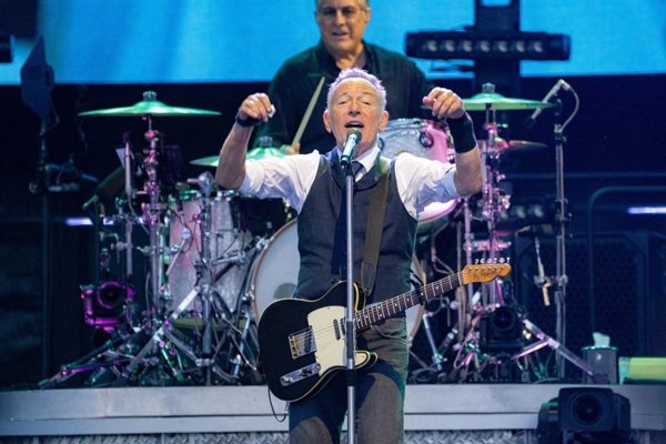 Bruce Springsteen abre sus conciertos en Barcelona ante 58.000 personas en el Estadi Olímpic