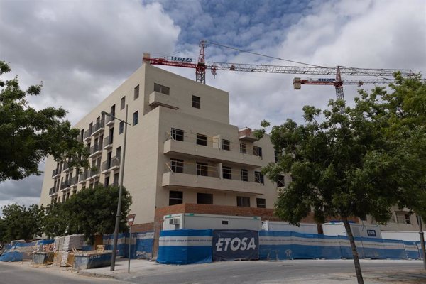 Fedea y el CGE piden retirar las medidas de control de precios de la vivienda y recortar la carga tributaria