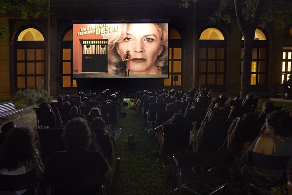 El cine de verano del Reina Sofía celebra con Almodóvar el 25 aniversario de 'Todo sobre mi madre' el próximo 5 de julio