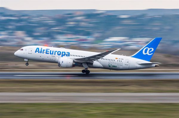 Air Europa desvía a Brasil un vuelo a Montevideo (Uruguay) por turbulencias que han dejado siete heridos