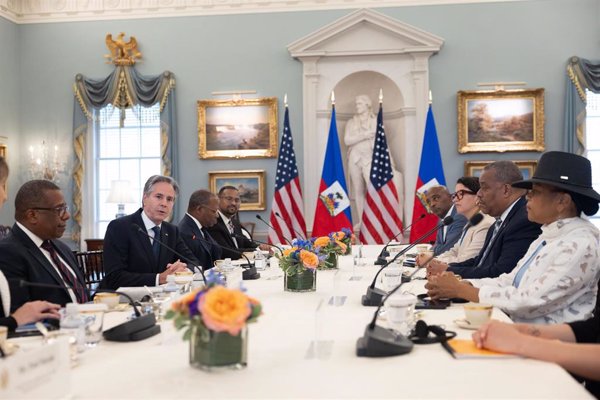 Blinken recibe al primer ministro de Haití para abordar la llegada de la misión de seguridad internacional