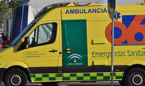 Fallece un motorista en Málaga tras colisionar con un coche en la calle Héroe de Sostoa