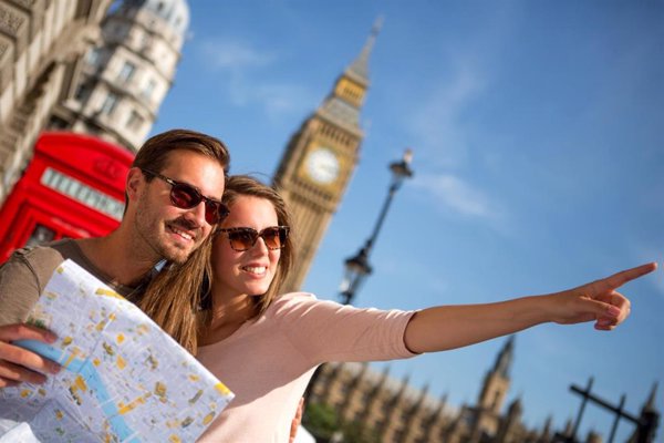 El mercado turístico español mantiene su evolución positiva en Reino Unido con un 10% más de visitas en 2023