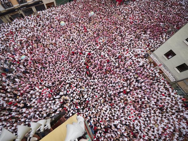 Pamplona, preparada para dar inicio este sábado a 204 horas de fiesta ininterrumpida con los Sanfermines