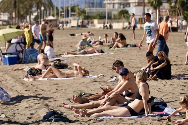 Las temperaturas máximas suben de forma generalizada este lunes, con valores por encima de los 30ºC en la mitad del país