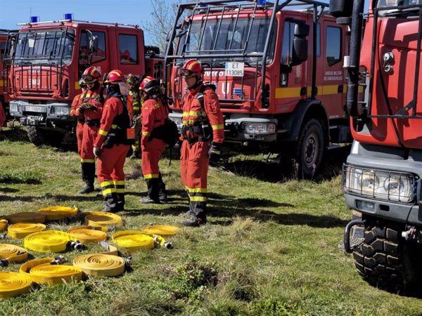 La UME se incorpora al dispositivo del incendio de Obejo (Córdoba) para actuar en la zona de exclusión militar