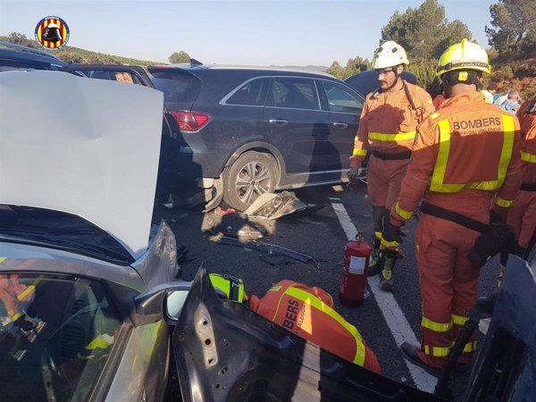 Siete heridos en un accidente con cinco vehículos implicados en la A-3, en Requena (Valencia)