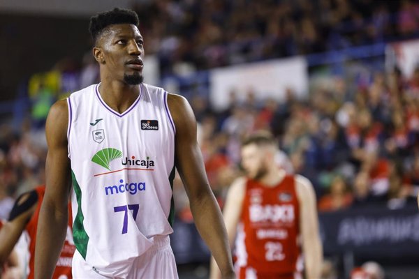 El pívot español Yankuba Sima renueva con el Unicaja hasta 2026
