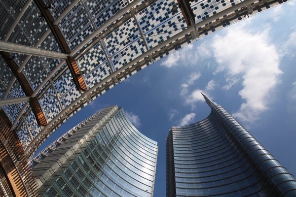 UniCredit logra un beneficio récord de 5.236 millones en el primer semestre