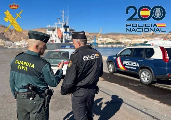 Doce detenidos y 16.000 litros de gasolina intervenidos en el Campo de Gibraltar, Málaga y Almería