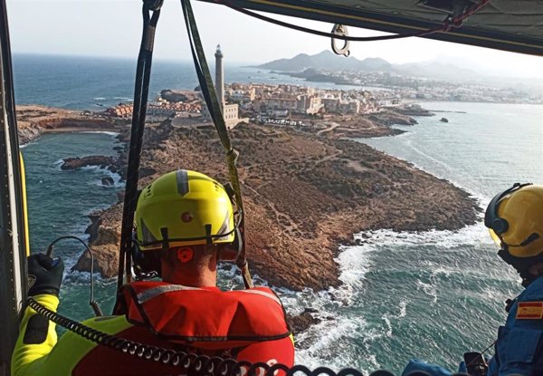 Continúa la búsqueda de un joven de 17 años en aguas de Cabo de Palos, Cartagena (Murcia)
