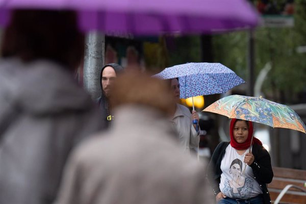 Las temperaturas bajarán mañana, con unos 10ºC al norte peninsular y 20ºC en el sur, y lloverá a partir del martes