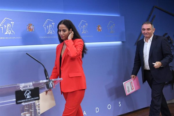 Sumar asegura que tratan a nivel de Gobierno que Interior frene las deportaciones y dé asilo a saharauis en Barajas