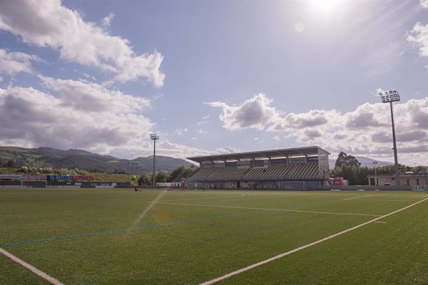 Padres y jugadores se enzarzan en una pelea tras el partido Gimnástica de Torrelavega-CD Covadonga de juveniles
